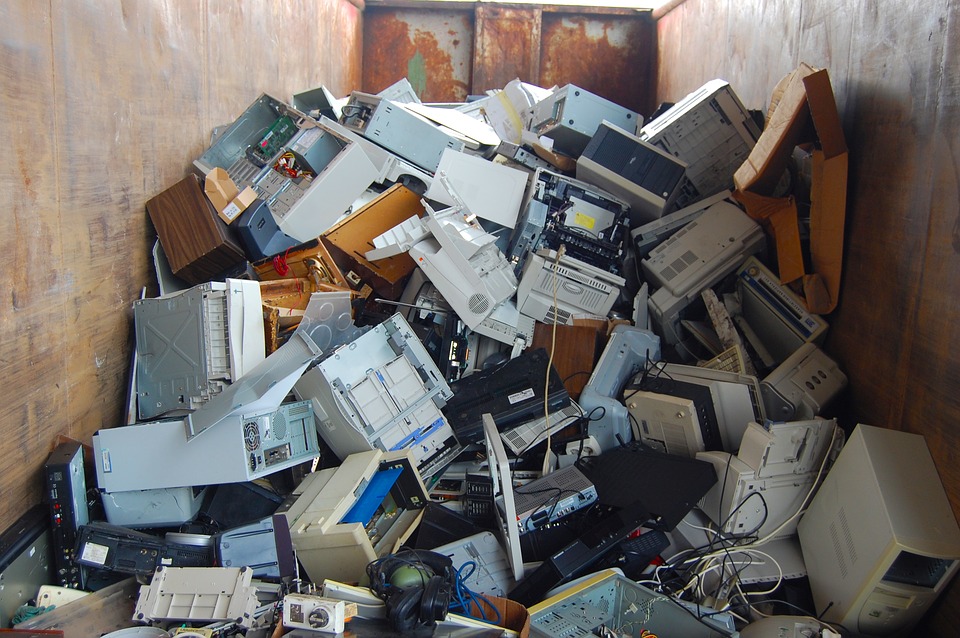 discarica rifiuti elettronici